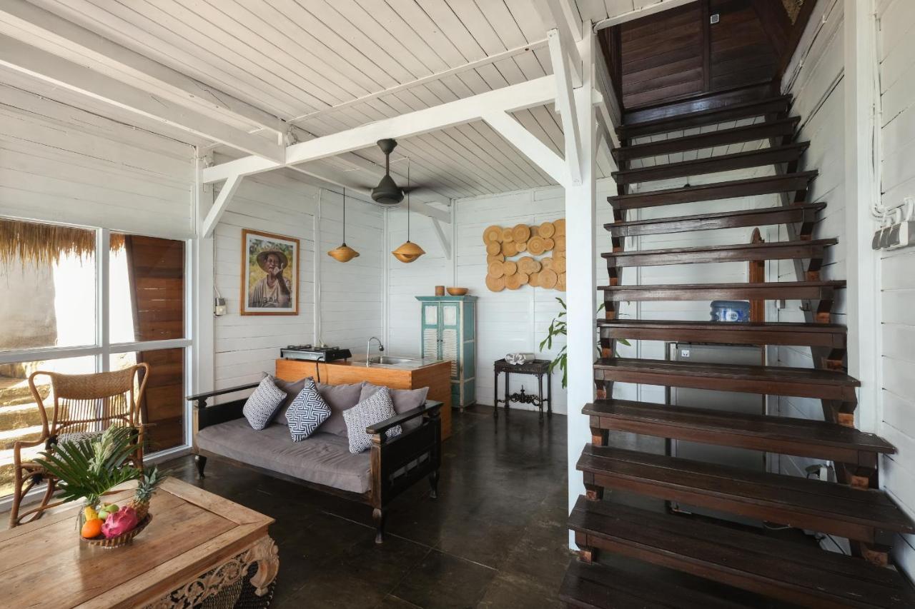 Rumah Elizabeth & Rumah Janneke อูลูวาตู ภายนอก รูปภาพ
