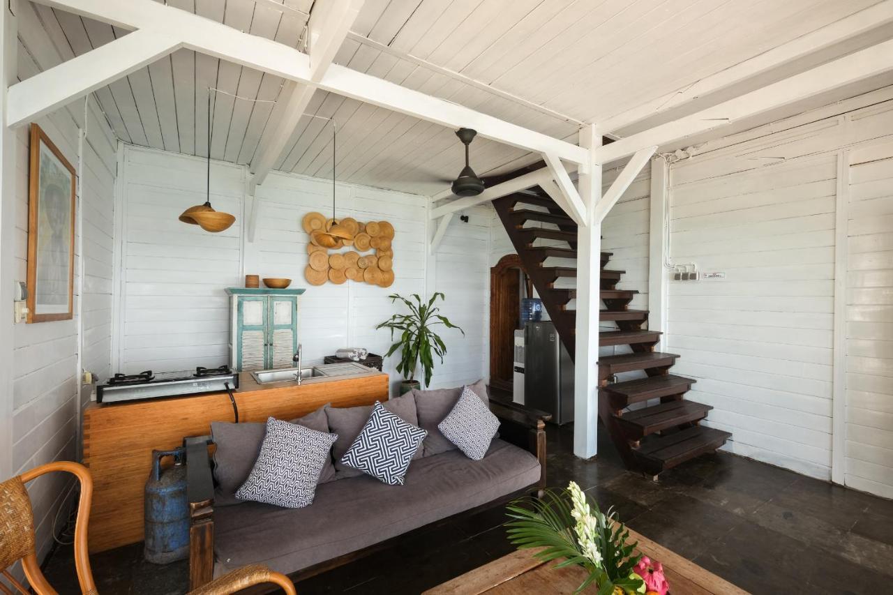 Rumah Elizabeth & Rumah Janneke อูลูวาตู ภายนอก รูปภาพ